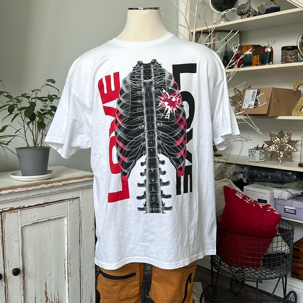 LOVE T-shirt NWT